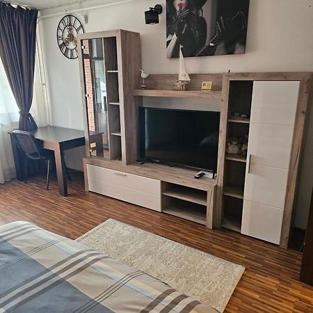 Garsoniera Dary Bloc G2Str Mihai Bravu Turnu Magurele Exterior foto